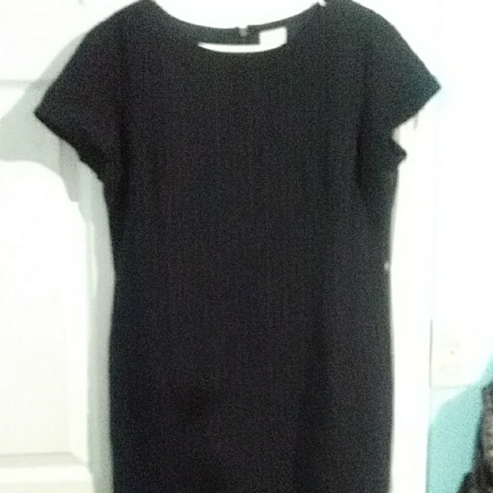 Dress - Picture 1 of 4